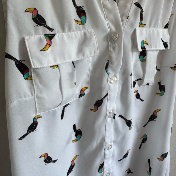 SOHO Jeans White Toucan Print Button Town Tank Blouse Womens XS - Picture 3 of 4